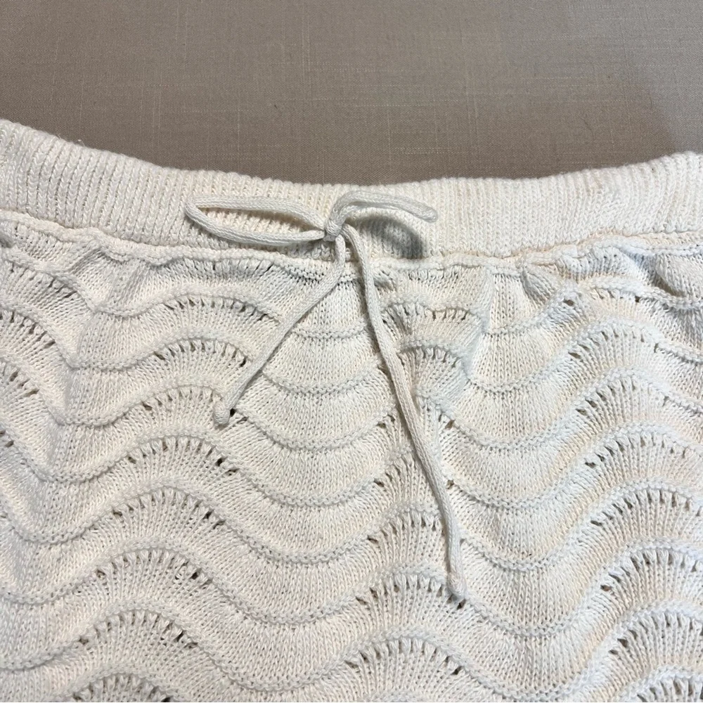 Nasty Gal White Knit Mini Skirt US 6 Wave Texture Crochet Swimsuit Coverup